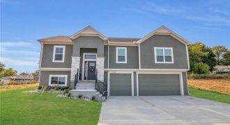 Homes for Sale in Smithville, MO 64089 | 16740 N Dundee Road