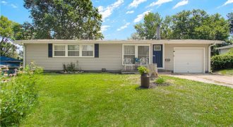 Homes for Sale in Gladstone, MO 64118 | 5613 N Garfield Avenue