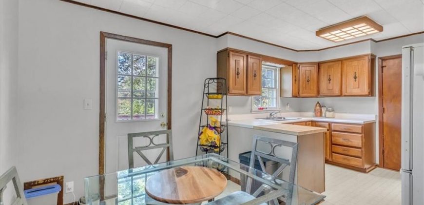 Homes for Sale in Gladstone, MO 64118 | 2409 NE 63rd Place