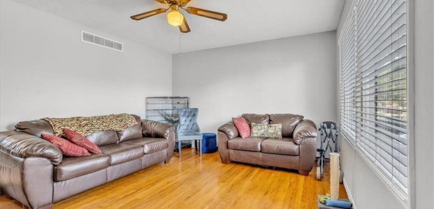 Homes for Sale in Gladstone, MO 64118 | 2409 NE 63rd Place