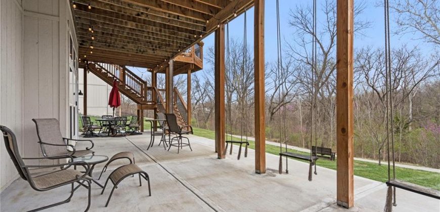 Homes for Sale in Parkville, MO 64152 | 7295 NW Forest Lakes Drive