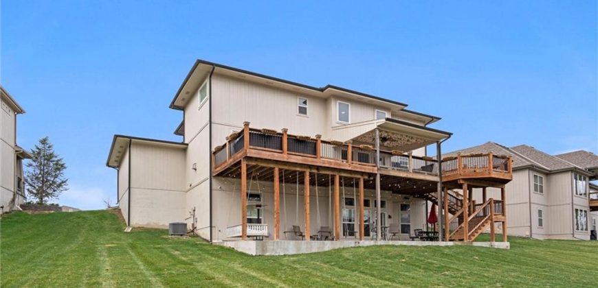 Homes for Sale in Parkville, MO 64152 | 7295 NW Forest Lakes Drive