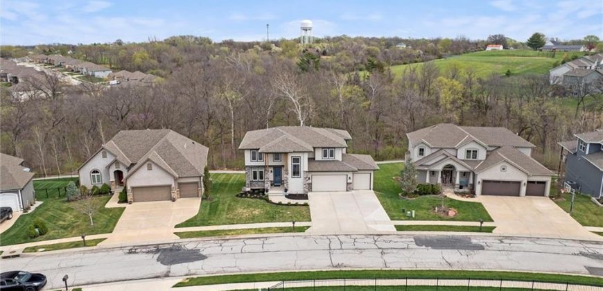 Homes for Sale in Parkville, MO 64152 | 7295 NW Forest Lakes Drive