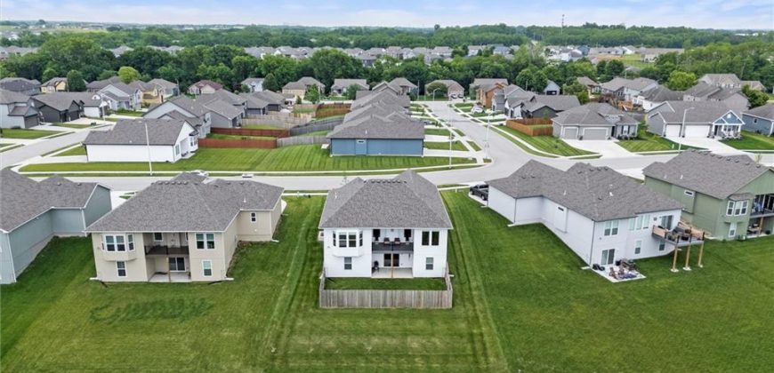 Homes for Sale in Kansas City, MO 64154 | 9504 N Amoret Avenue