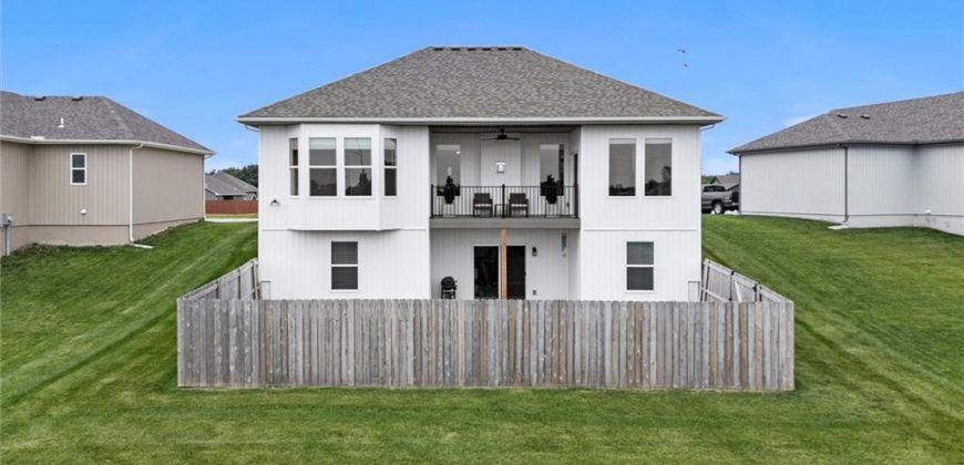 Homes for Sale in Kansas City, MO 64154 | 9504 N Amoret Avenue