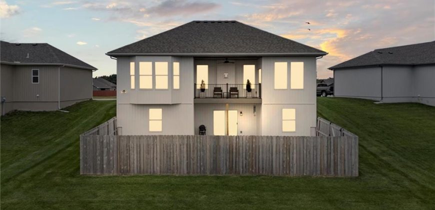 Homes for Sale in Kansas City, MO 64154 | 9504 N Amoret Avenue