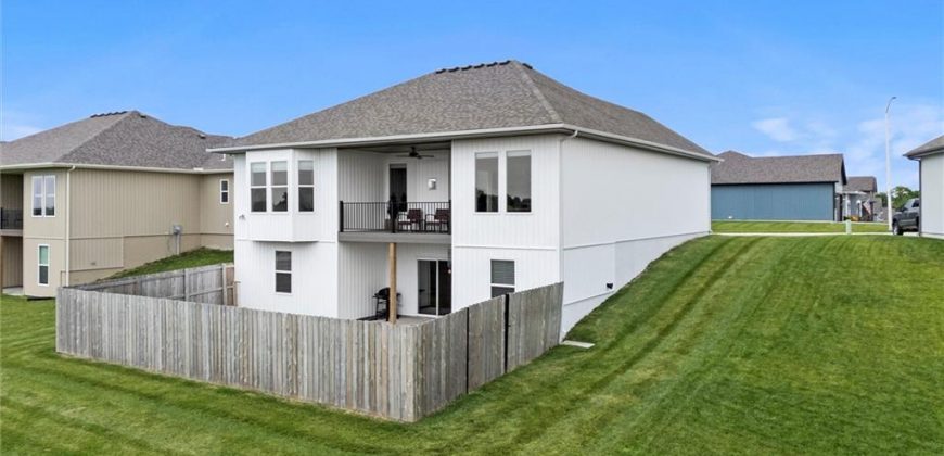 Homes for Sale in Kansas City, MO 64154 | 9504 N Amoret Avenue
