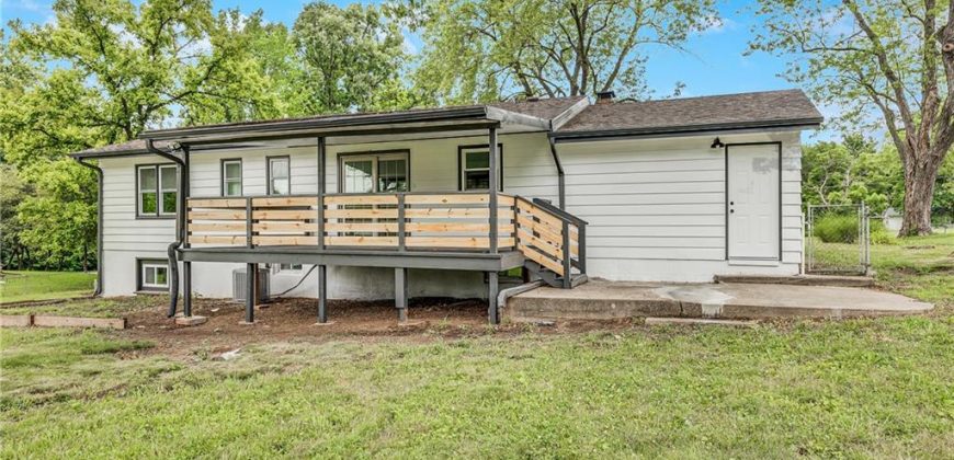 Homes for Sale in Pleasant Valley, MO 64068 | 7909  Arnote Road