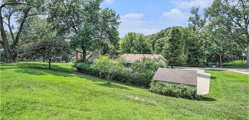 Homes for Sale in Kansas City, MO 64152 | 5919 N ADRIAN Terrace