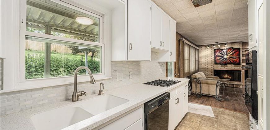 Homes for Sale in Kansas City, MO 64152 | 5919 N ADRIAN Terrace