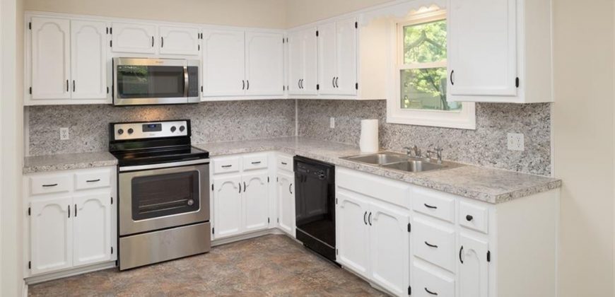 Homes for Sale in Kearney, MO 64060 | 303 E 11th Street