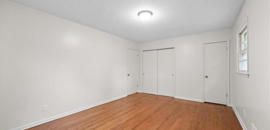 Homes for Sale in Dearborn, MO 64439 | 104 N June Street