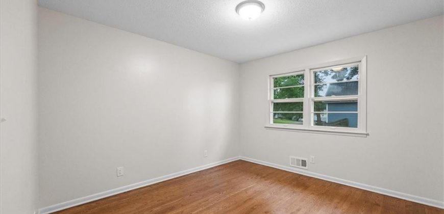 Homes for Sale in Dearborn, MO 64439 | 104 N June Street