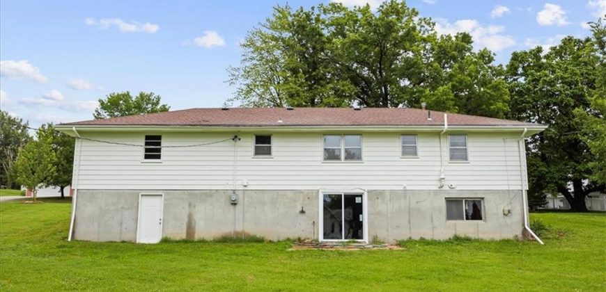 Homes for Sale in Dearborn, MO 64439 | 104 N June Street