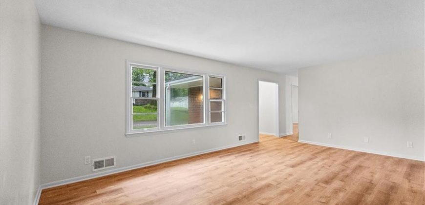 Homes for Sale in Dearborn, MO 64439 | 104 N June Street