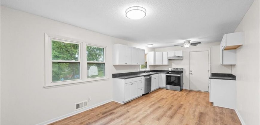 Homes for Sale in Dearborn, MO 64439 | 104 N June Street