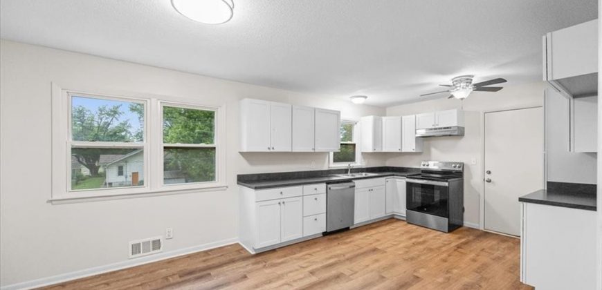 Homes for Sale in Dearborn, MO 64439 | 104 N June Street