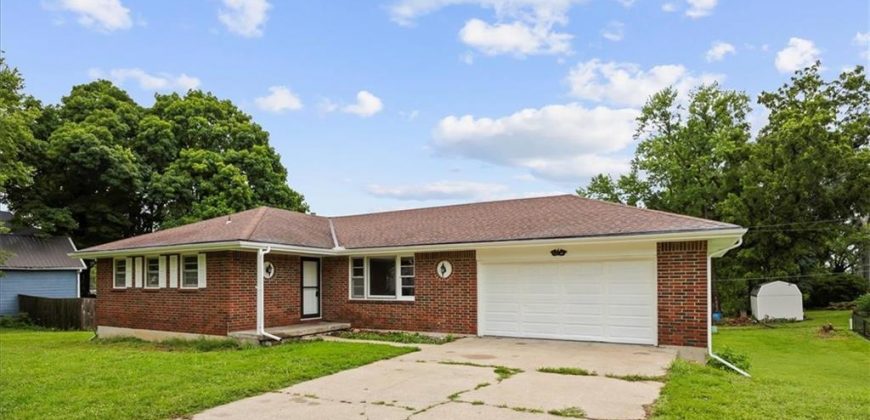 Homes for Sale in Dearborn, MO 64439 | 104 N June Street