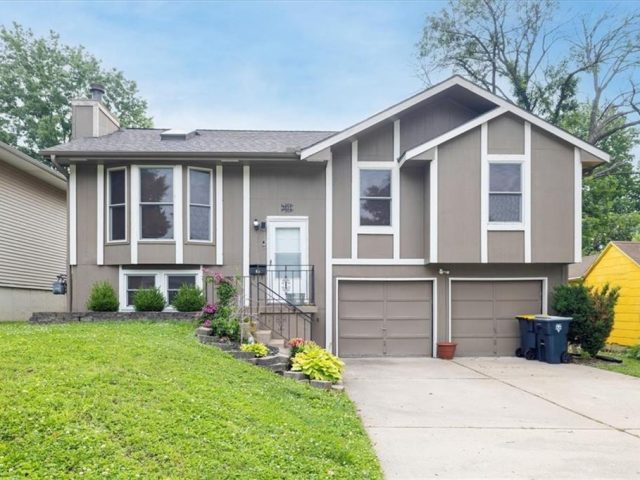 Homes for Sale in Kansas City, MO 64119 | 5011 N Elmwood Avenue