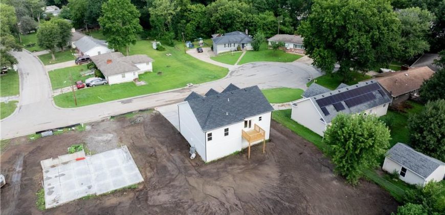 Homes for Sale in Smithville, MO 64089 | 523  Hawthorne Street