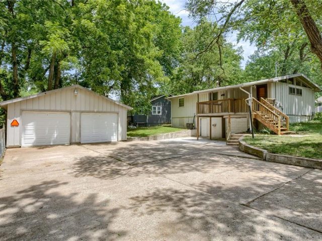 Homes for Sale in Kansas City, MO 64117 | 4400 N BRIGHTON Avenue