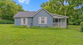 Homes for Sale in Liberty, MO 64068 | 815 N Ridge Avenue