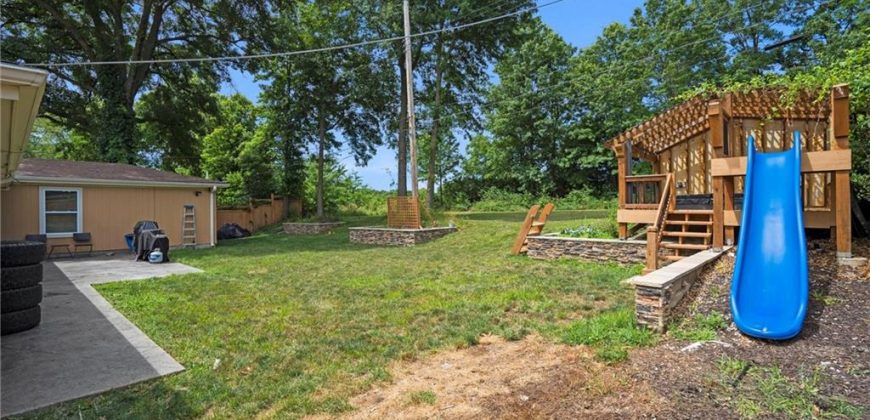 Homes for Sale in Kansas City, MO 64118 | 6738 N Madison Avenue