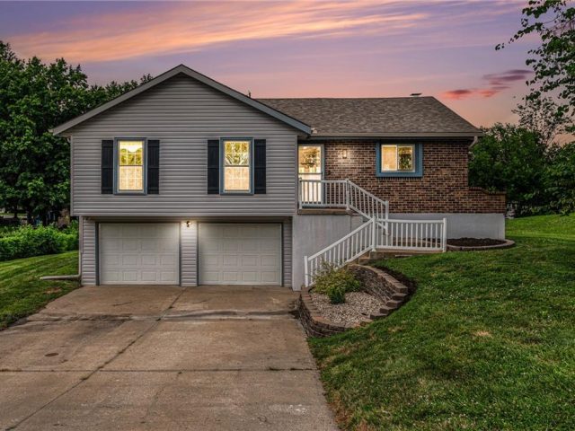 Homes for Sale in Kansas City, MO 64155 | 1612 NE 112th Terrace