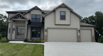 Homes for Sale in Parkville, MO 64152 | 13301  Silverleaf Court