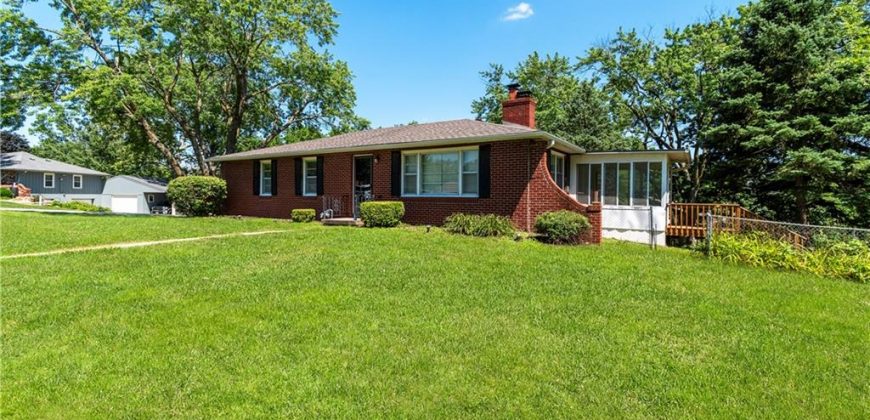 Homes for Sale in Kansas City, MO 64152 | 6511  Valley View Street