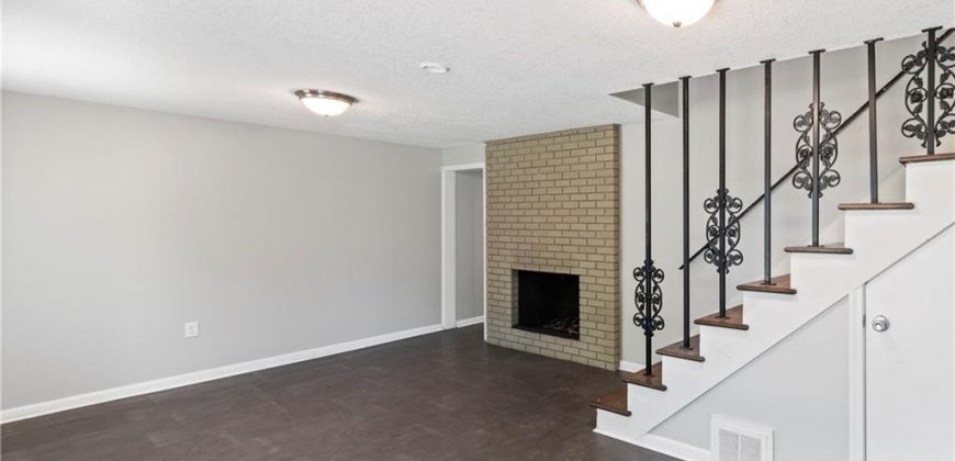 Homes for Sale in Kansas City, MO 64152 | 6511  Valley View Street
