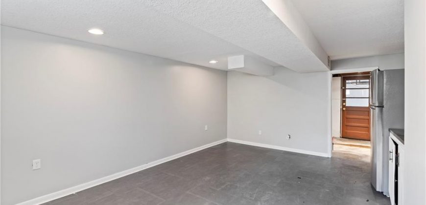 Homes for Sale in Kansas City, MO 64152 | 6511  Valley View Street