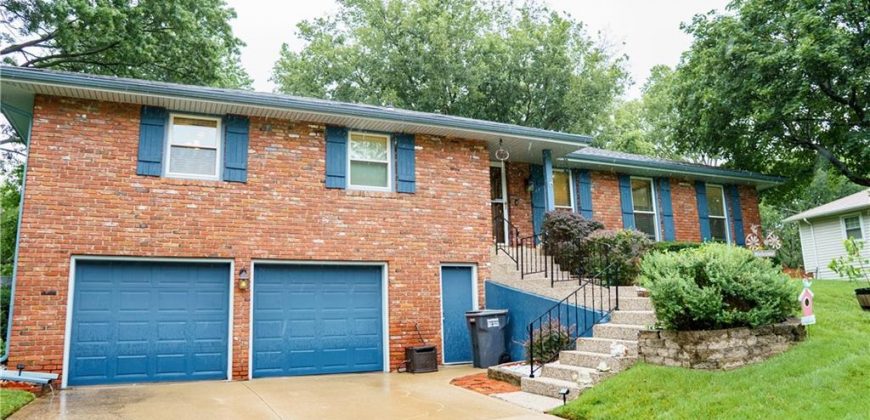 Homes for Sale in Kansas City, MO 64152 | 9730  Overhill Drive
