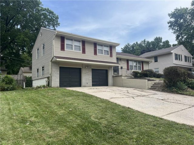 Homes for Sale in Kansas City, MO 64118 | 5031 N Woodland Avenue