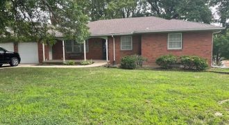 Homes for Sale in Liberty, MO 64068 | 1015  Ridgeway Drive