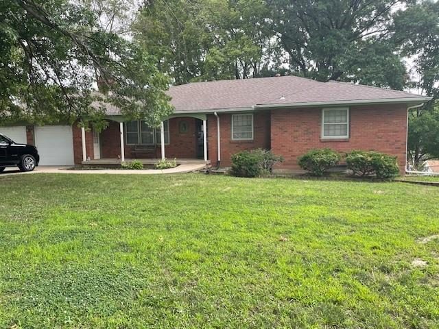 Homes for Sale in Liberty, MO 64068 | 1015  Ridgeway Drive