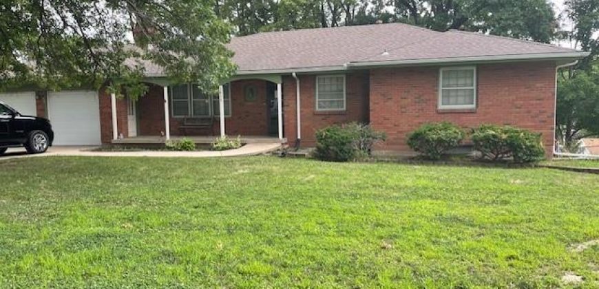 Homes for Sale in Liberty, MO 64068 | 1015  Ridgeway Drive