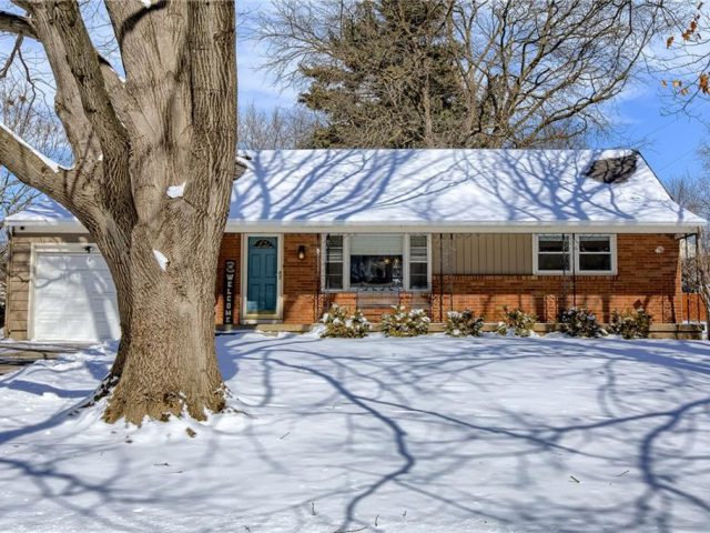 Homes for Sale in Gladstone, MO 64118 | 1206 NE 65th Street