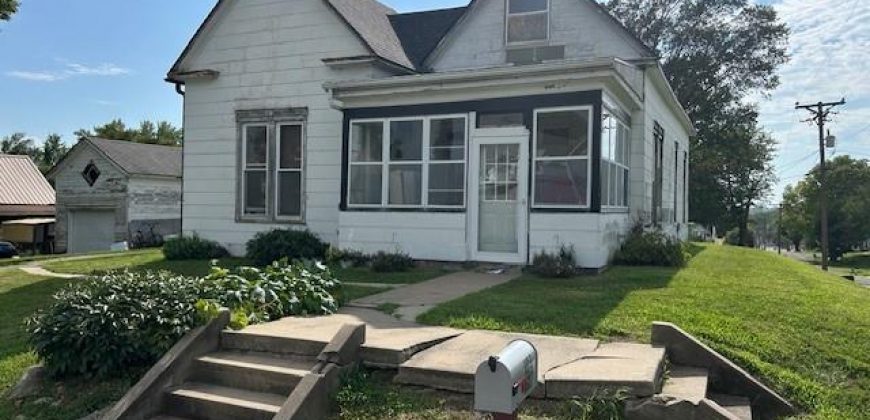 Homes for Sale in Dearborn, MO 64439 | 102 S August Street
