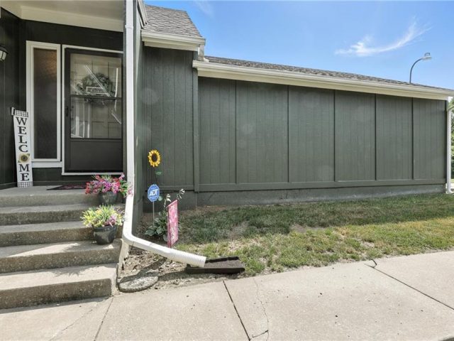 Homes for Sale in Kansas City, MO 64118 | 1100 NW 70th Court
