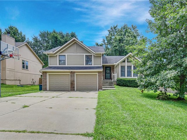 Homes for Sale in Kansas City, MO 64153 | 10105 NW 86th Street