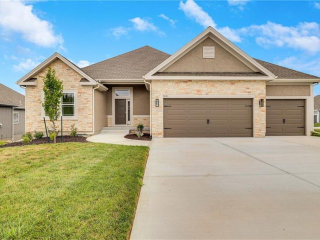 Homes for Sale in Kansas City, MO 64156 | 7001 NE 103rd Street