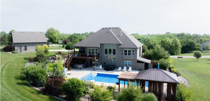 Homes for Sale in Smithville, MO 64089 | 17560  Smith’s Mill Road