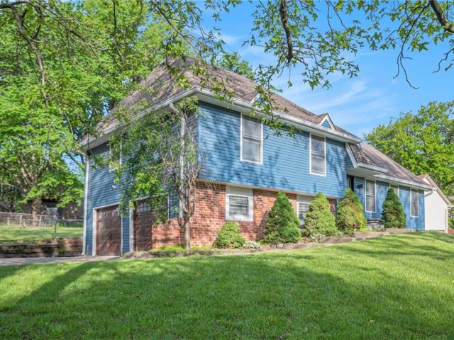 Homes for Sale in Kansas City, MO 64155 | 9708 N Campbell Drive