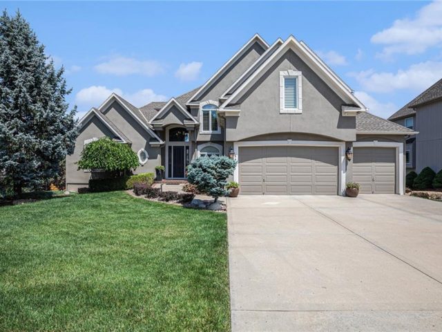 Homes for Sale in Kansas City, MO 64119 | 6405 N Spruce Avenue