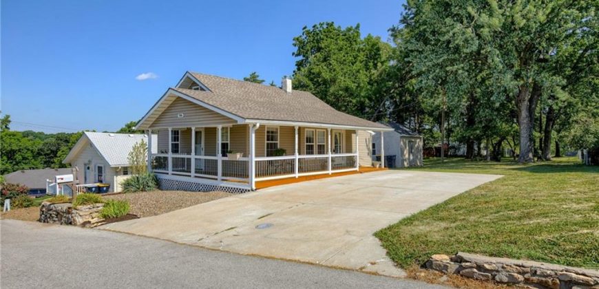 Homes for Sale in Kansas City, MO 64116 | 706 NE 39th Terrace