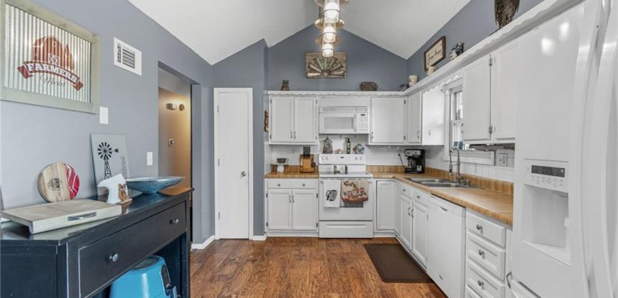Homes for Sale in Kansas City, MO 64154 | 2219 NW 84th Terrace