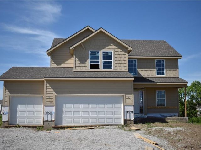 Homes for Sale in Kansas City, MO 64156 | 6106 NE 118th Street