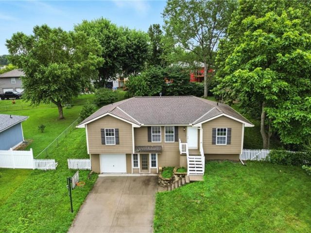 Homes for Sale in Kearney, MO 64060 | 713  Jesse Street