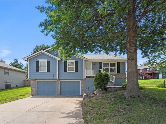 Homes for Sale in Kansas City, MO 64119 | 7205 NE 69th Street